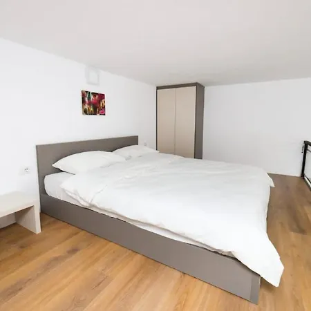 Vefi's Lofts Apartment *